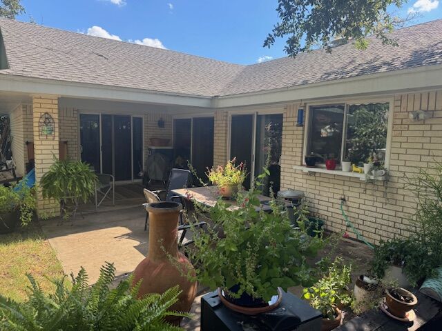 Property Photo: 2302 Meadow Lane TX 76574