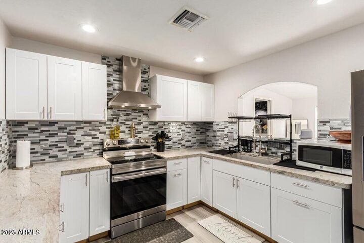 Property Photo:  677 W 22nd Avenue  AZ 85120 
