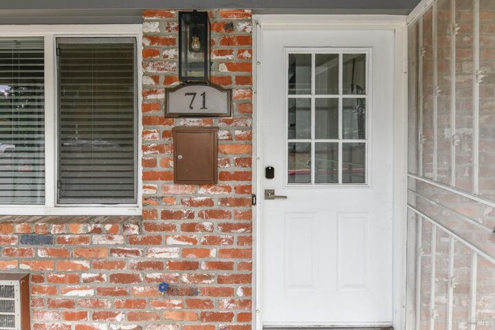 Property Photo:  71 Larkfield Maples Court  CA 95403 