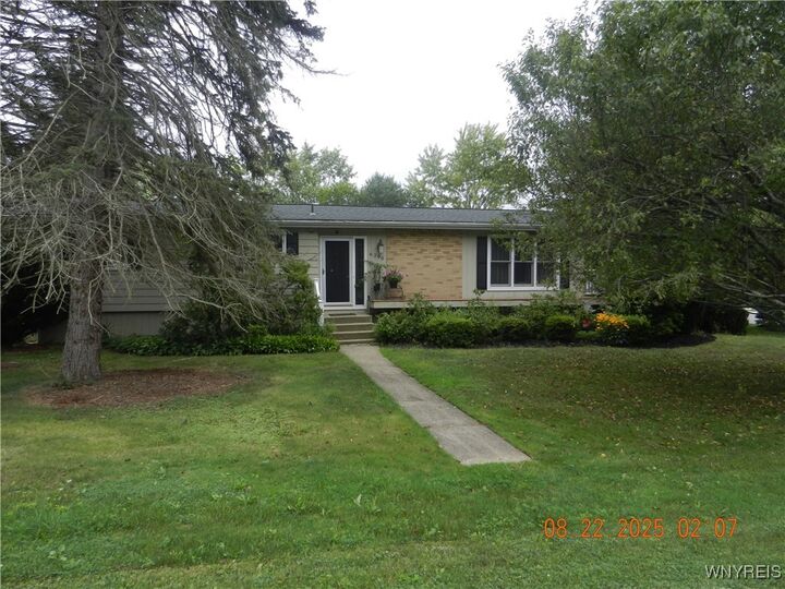 Property Photo:  6390 Deanna Drive  NY 14075 