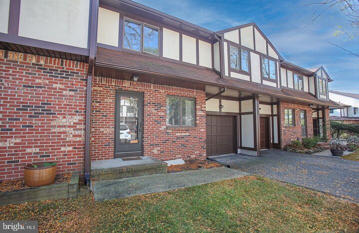 15 Leicester Lane  Ewing NJ 08628 photo