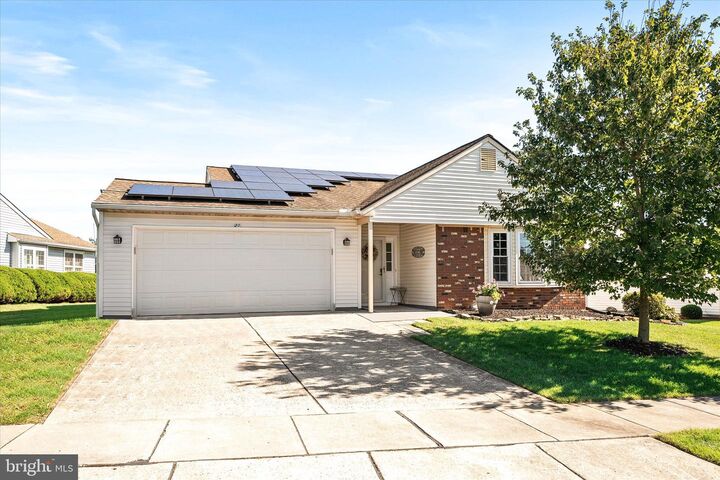 Property Photo: 21 Horseshoe Lane N NJ 08022