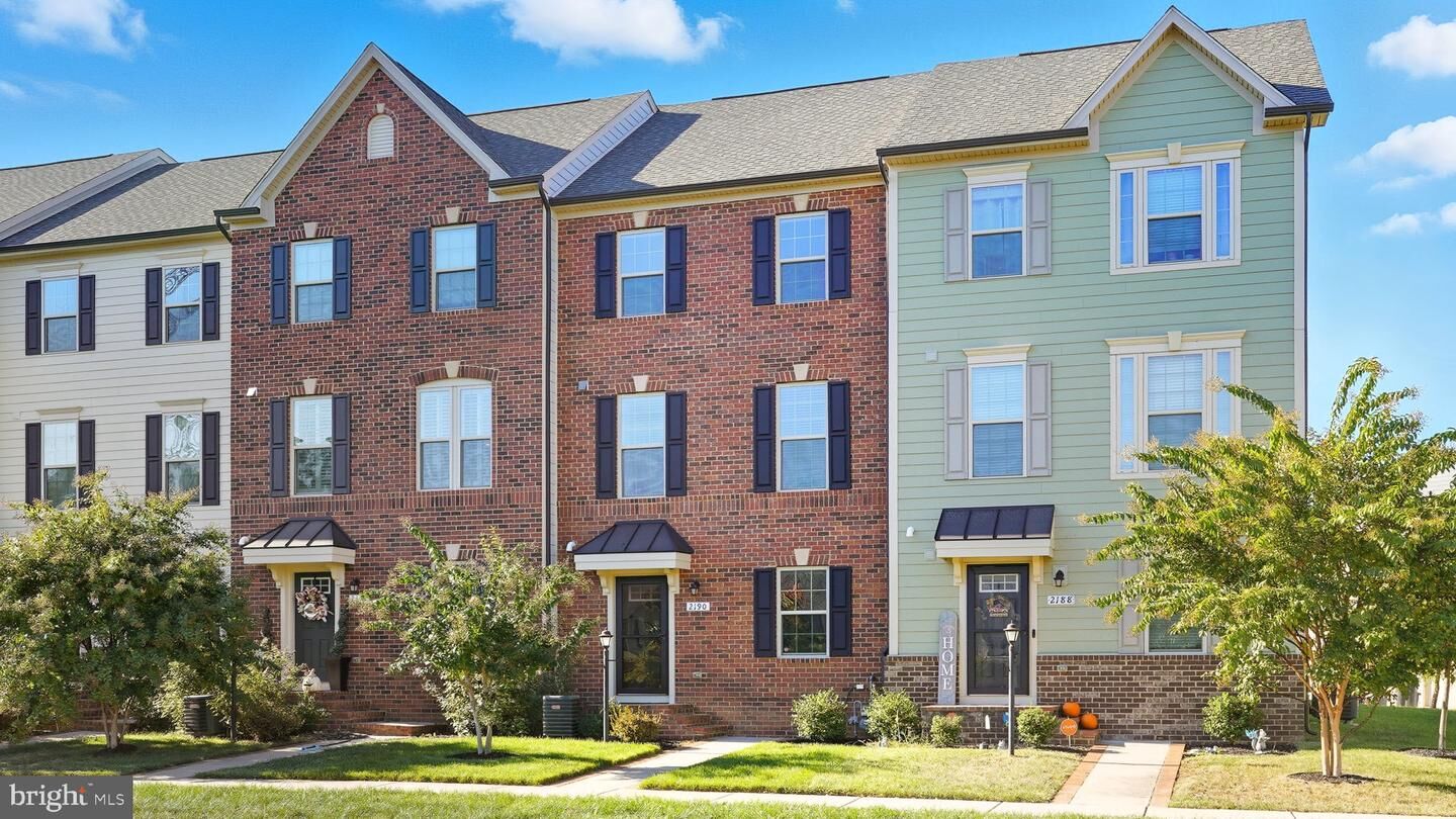 Property Photo: 2190 Hemlock Bay Road VA 22026