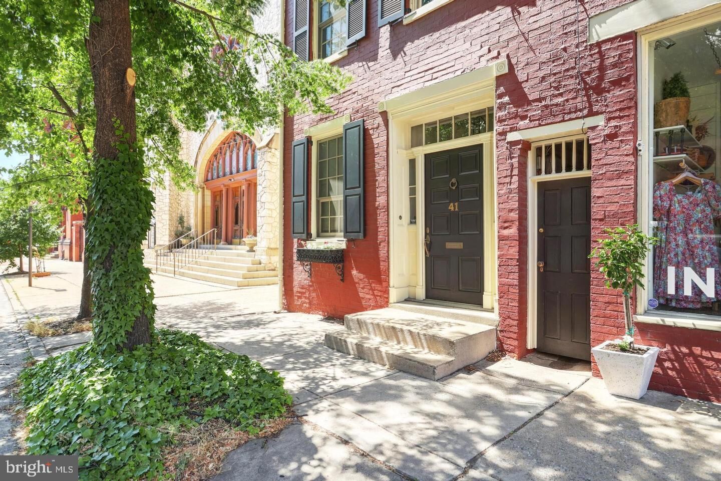 Property Photo: 41 W Philadelphia Street PA 17401