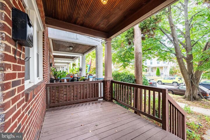 Property Photo: 819 W 33rd Street MD 21211