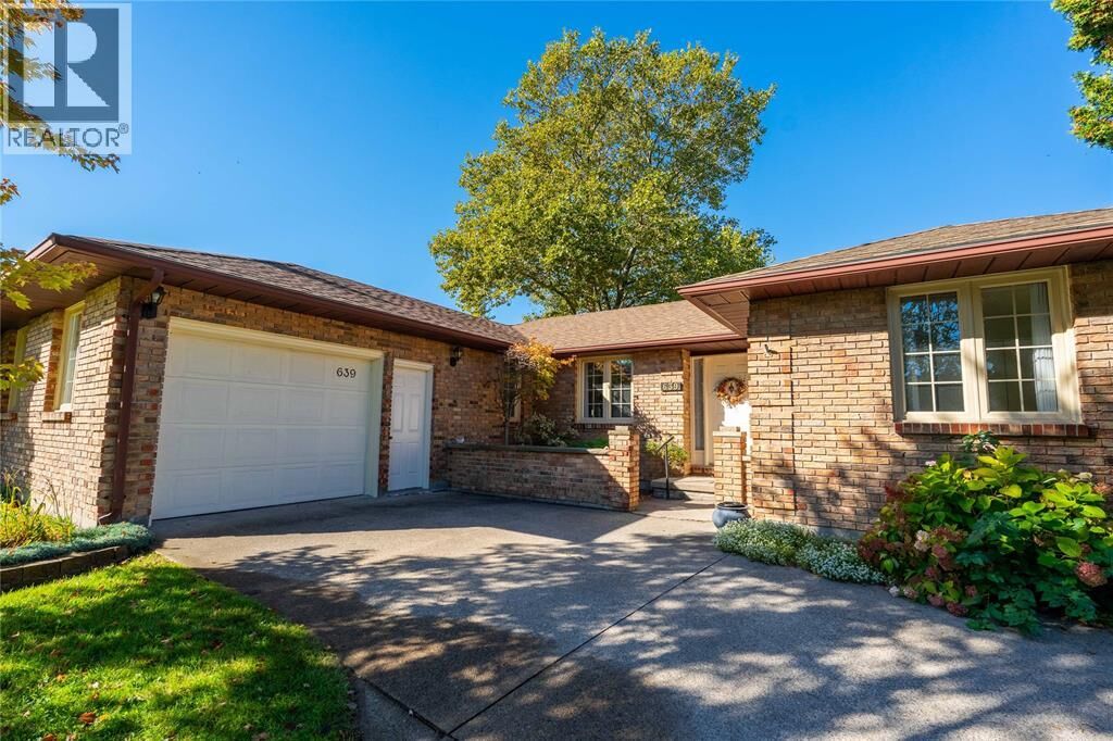 Property Photo:  639 Esser Crescent  ON N7S 5J1 