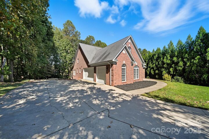 Property Photo: 2846 Snead Court NE NC 28613