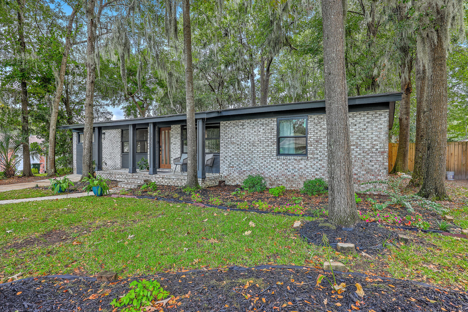 Property Photo: 1203 Valley Drive SC 29410