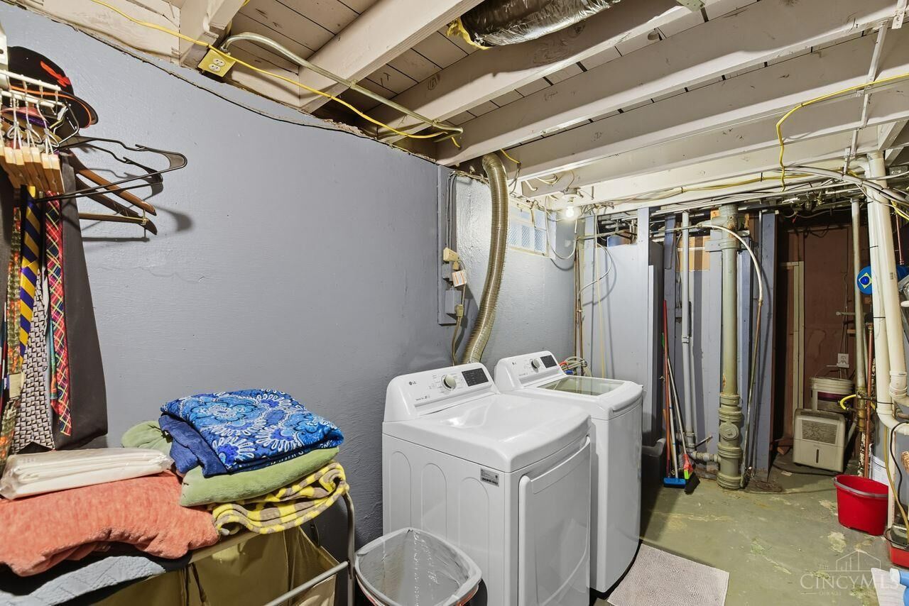 Property Photo: 11524 Southland Road OH 45240