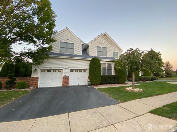 Property Photo:  2 Hampshire Place  NJ 08831 