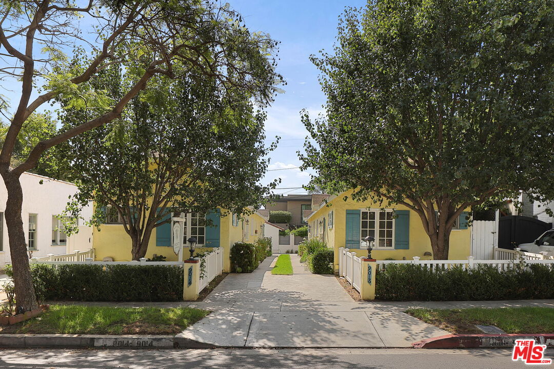 Property Photo:  9014 Rangely Ave  CA 90048 