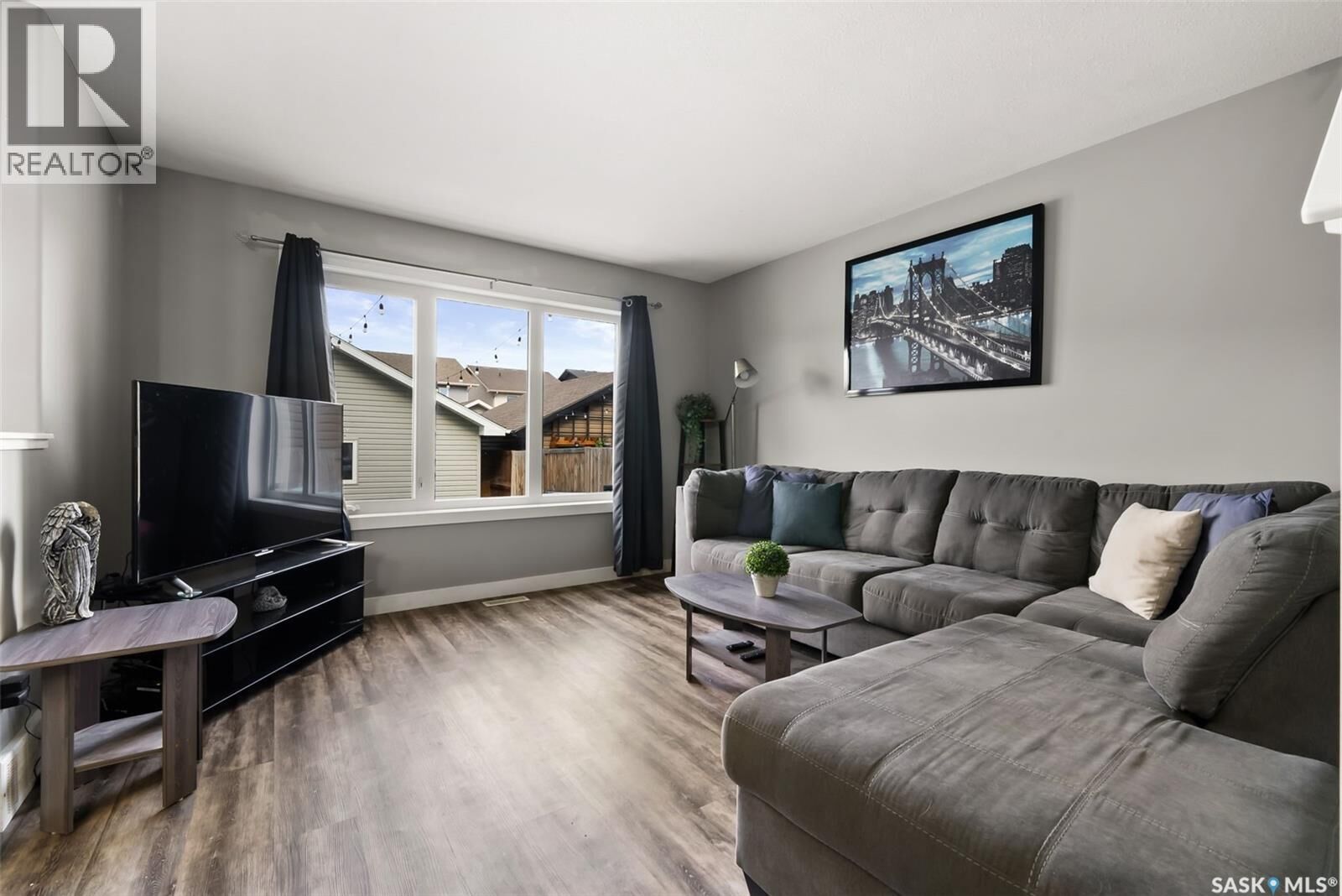 Property Photo:  5330 Universal Crescent  SK S4W 0K7 
