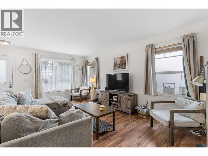Property Photo:  613 Sutherland Avenue  BC V1Y 5X3 