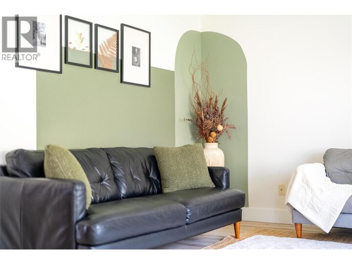 Property Photo:  1940 Hillside Drive 30  BC V2E 2T3 