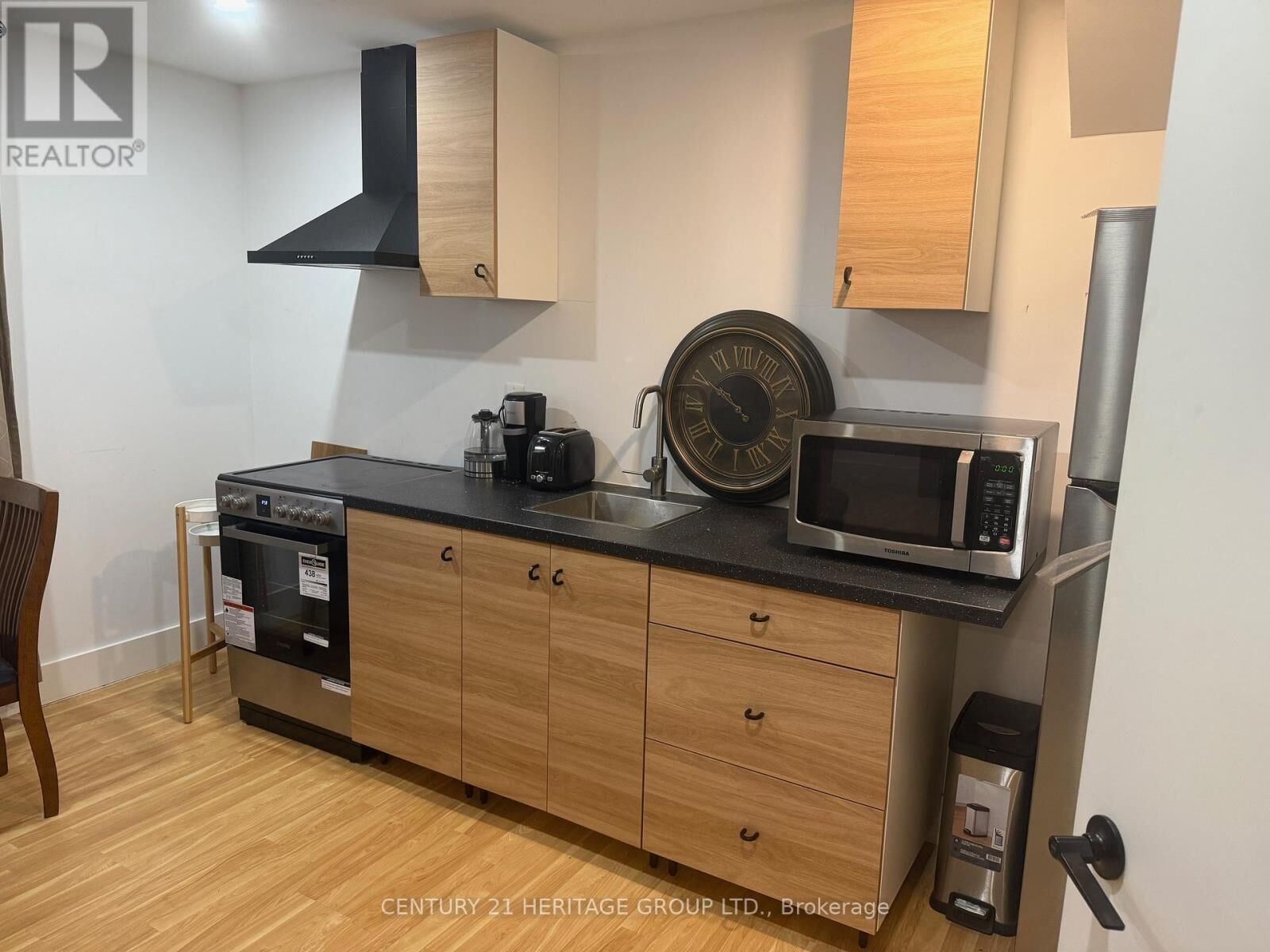 Property Photo: 122 Mill Street Bsmt ON L4C 4A7