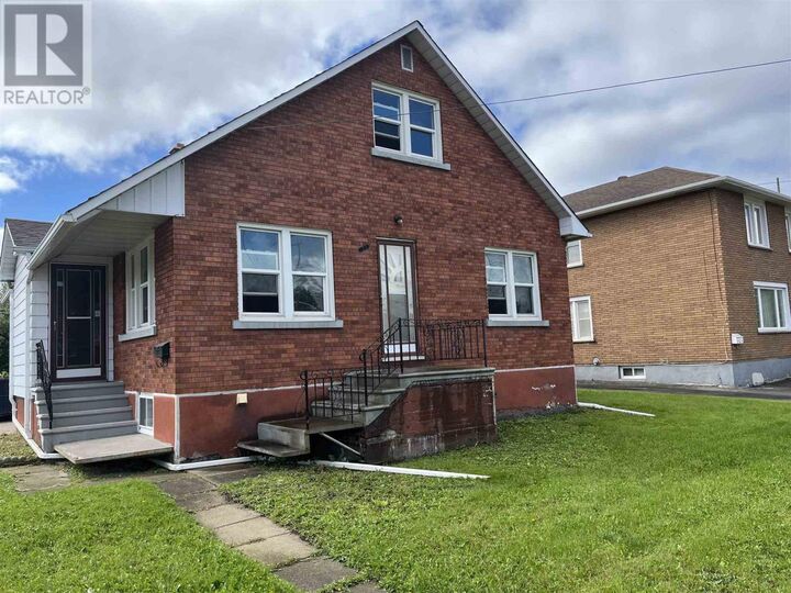 Photo de la propriété:  175 Henrietta Ave  ON P6C 2A2 