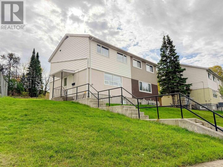 Property Photo:  33 Drewry Drive  ON P9N 2X7 