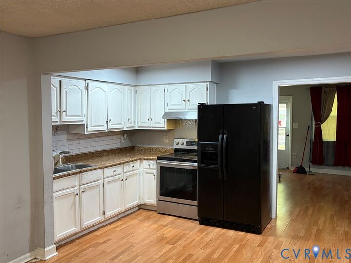 Property Photo: 914 Ridgeway Avenue VA 23661