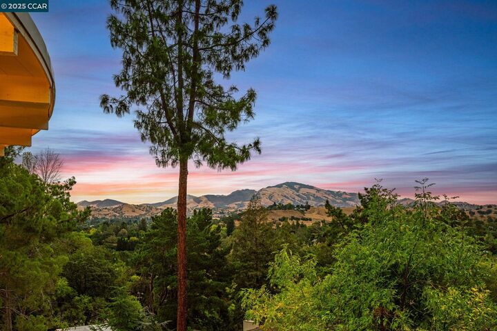 Property Photo: 1874 Meadow Ln CA 94595