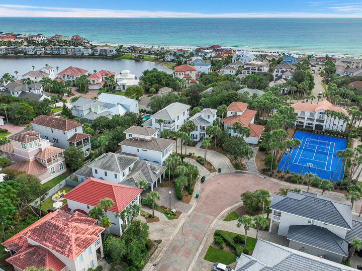 Property Photo: 87 Cayman Cove FL 32541