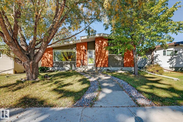 4312 117 Street NW  Edmonton AB T6J 1T8 photo