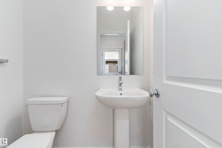 Property Photo:  4277 Kinglet Drive NW  AB T5S 2C2 