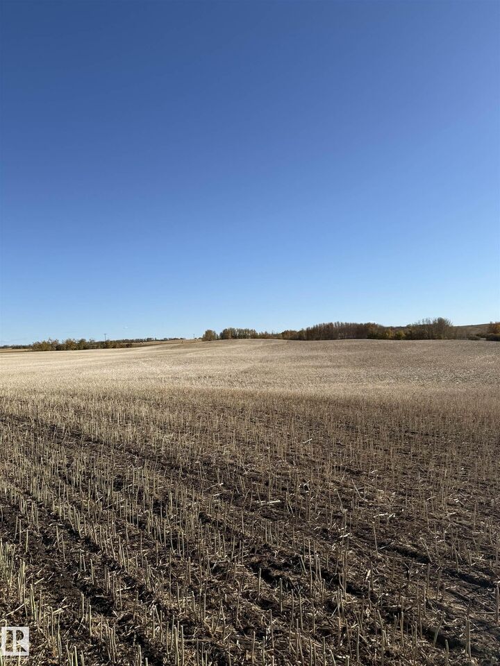 NE 1 55 7 W4th Highway 41  Rural Two Hills County AB T0B 1C0 photo