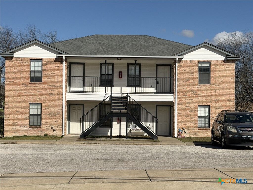 Property Photo:  204 W Truman Avenue D  TX 76522 