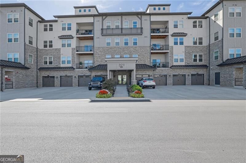Property Photo: 3211 Orwell Way 4404 GA 30041