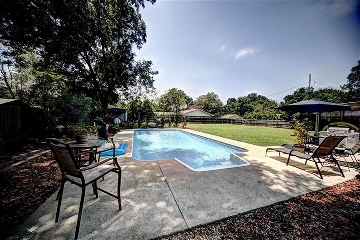 Property Photo:  300 E 7th Street  LA 71457 