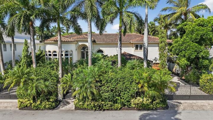 Property Photo:  519 Royal Plaza Dr  FL 33301 