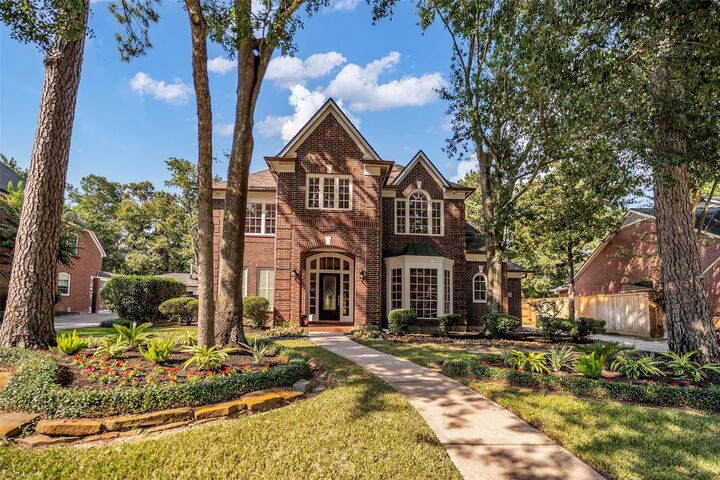 Property Photo: 106 N Floral Leaf Circle TX 77381