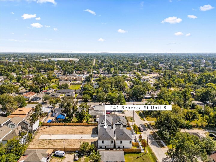 Property Photo:  241 Rebecca Street B  TX 77022 