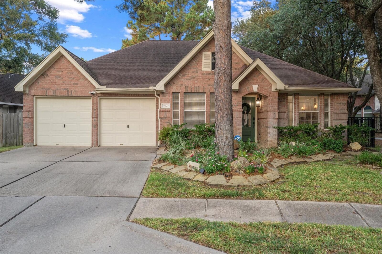 Property Photo: 9227 Baber Run Circle TX 77095