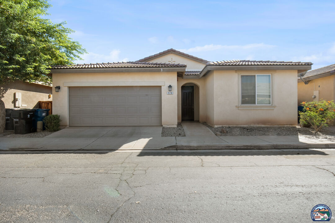 Property Photo: 220 Desert View Dr CA 92227