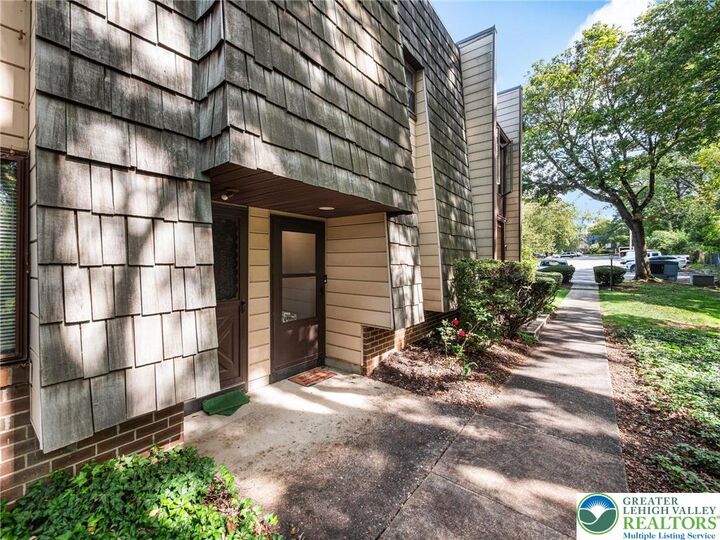 1015 Village Round 106  Lower Macungie Twp PA 18106 photo