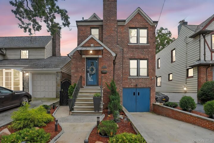 Property Photo:  1260 Rhinelander Avenue  NY 10461 