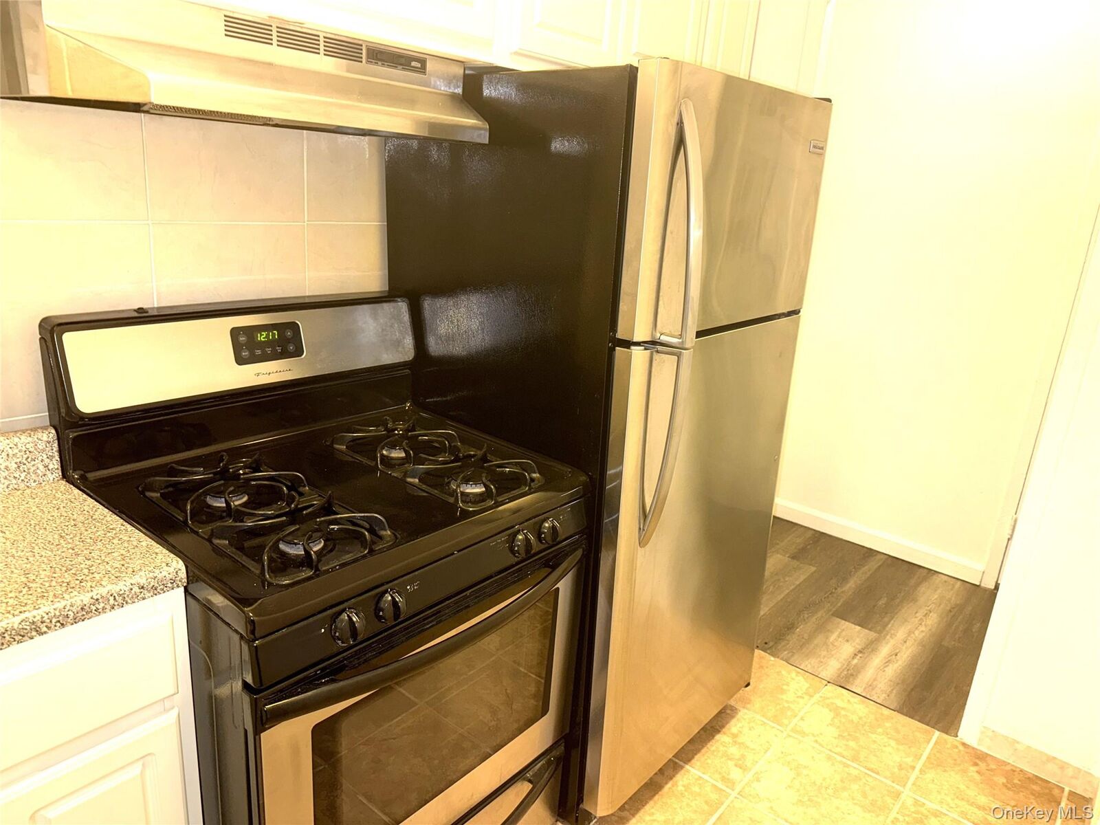 Property Photo:  181 Pearsall Drive 6H  NY 10552 