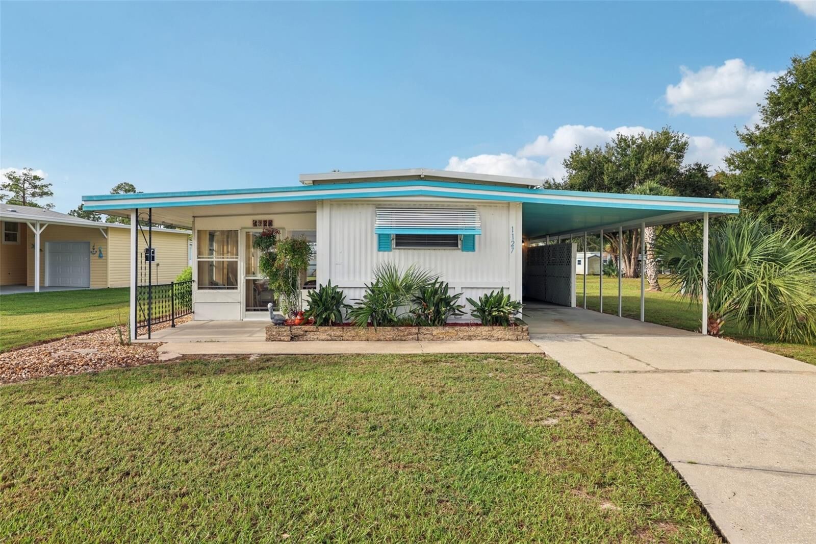 Property Photo: 1127 Belmont Circle FL 32778
