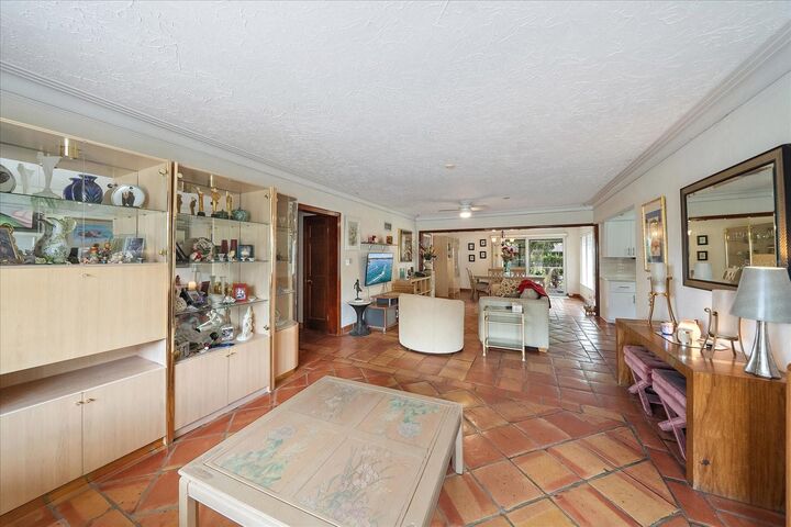 Property Photo:  2122 Waldemere Street  FL 34239 