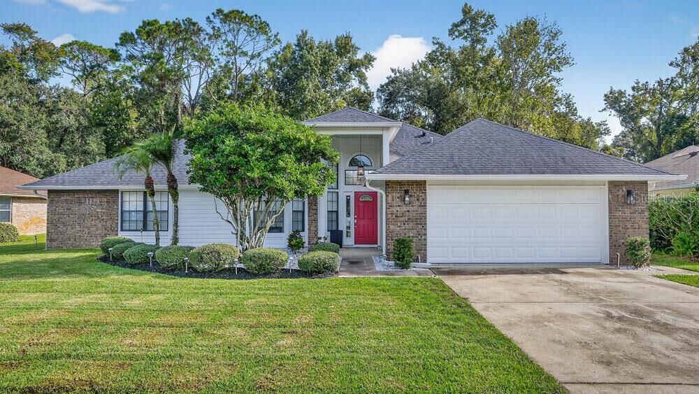 Property Photo:  1941 Spruce Creek Landing  FL 32128 