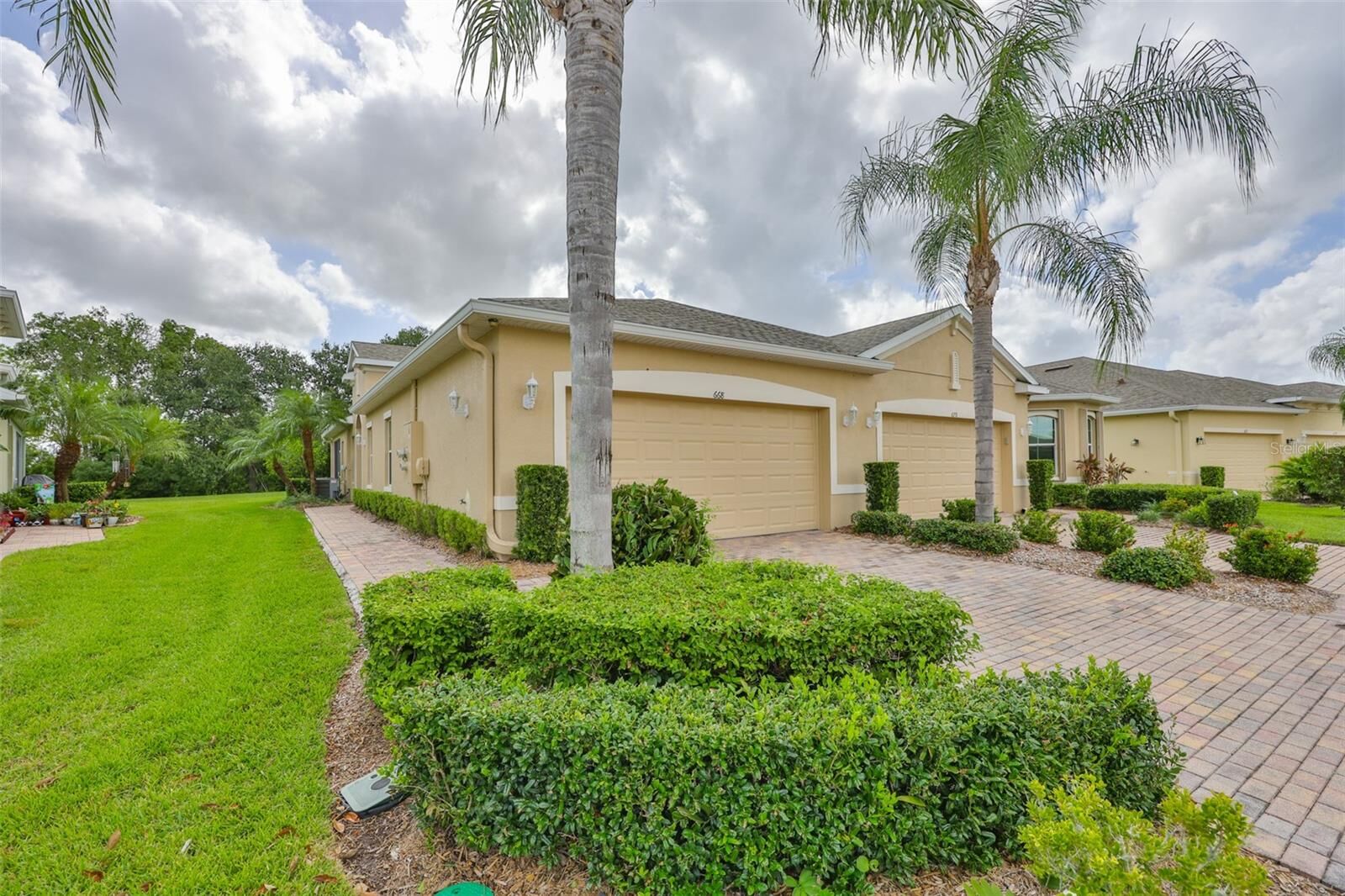 Property Photo:  668 Chipper Drive  FL 33573 