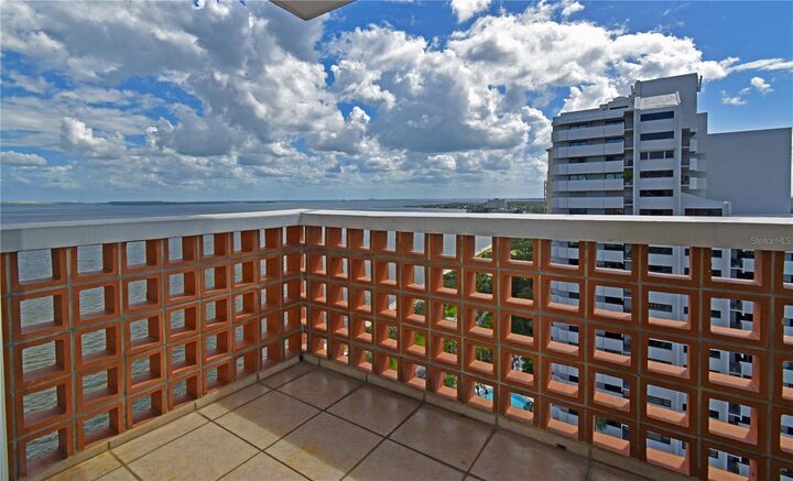 Property Photo: 4015 Bayshore Boulevard 17F FL 33611