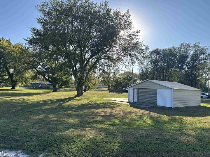 Property Photo: 14307 Walnut Street IA 52551