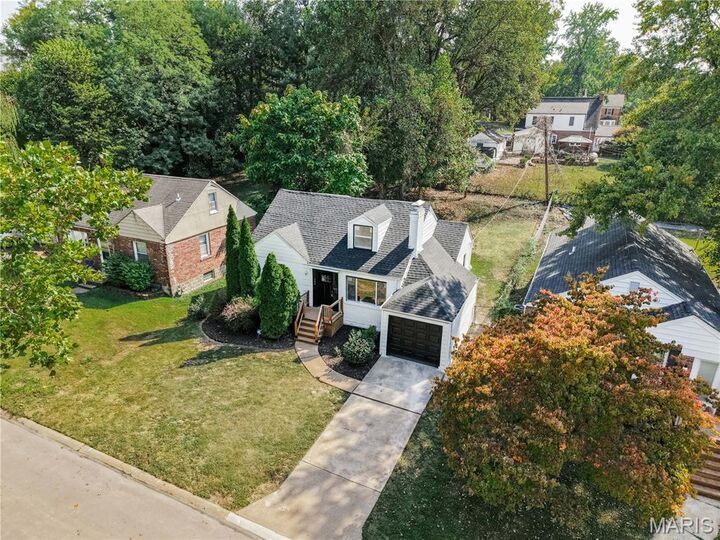 Property Photo: 206 Thoroughman Avenue MO 63135