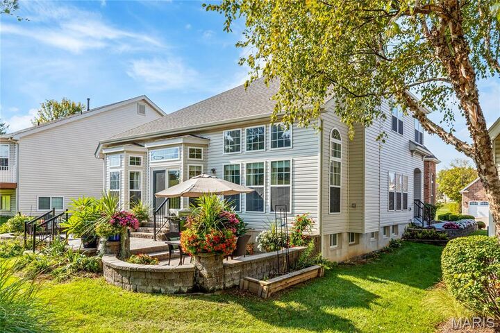 Property Photo:  1504 Hollowbrook Drive  MO 63303 