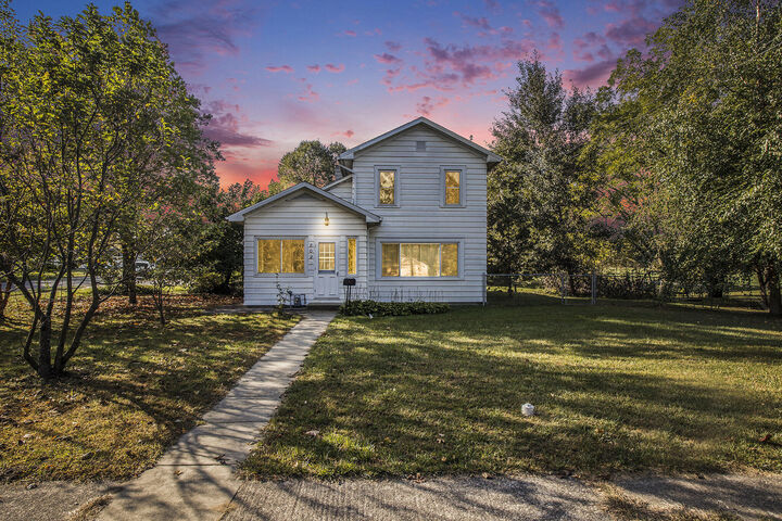 Property Photo: 802 E Michigan Avenue E MI 49014