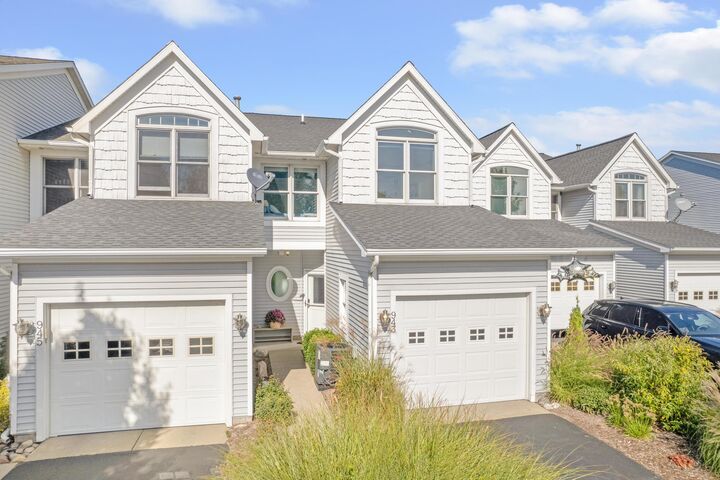 943 W Savidge Street  Spring Lake MI 49456 photo