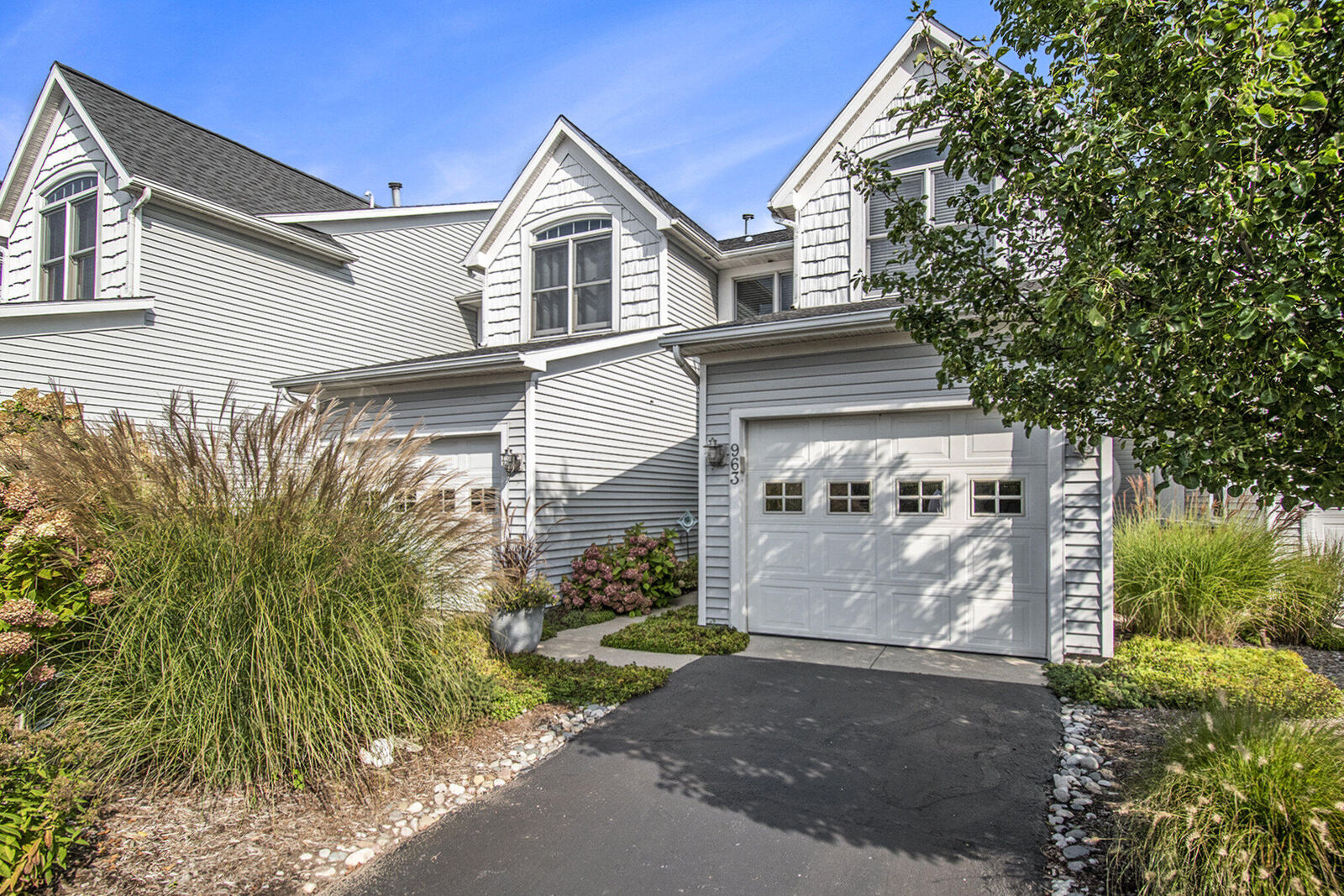 Property Photo: 963 W Savidge Street MI 49456