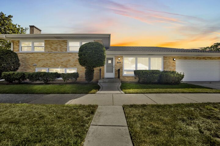 1900 Manchester Avenue  Westchester IL 60154 photo